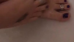 Q11 - Bonus Bare Feet