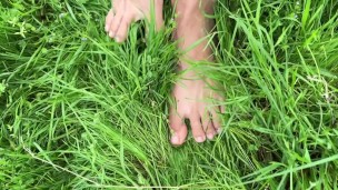 Sexy, Natural feet pulling grass ASMR
