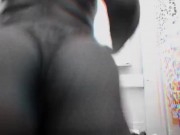 Lightskin MILF shakes ass