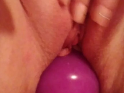 Stretching my pussy