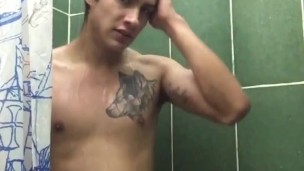 Teen masturbation in the shower