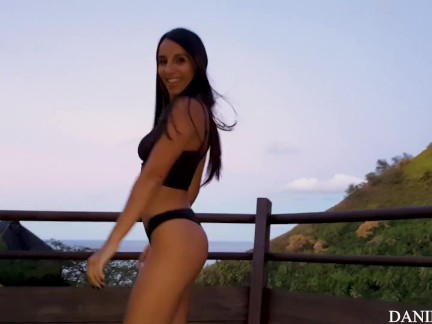 Hard sloppy blowjob in outdoor leads in hot quickie for Danika Mori