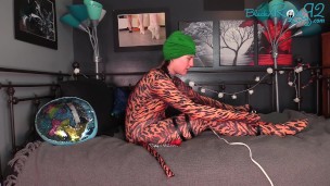 Bondage Kitty Practices Self Restraint PREVIEW