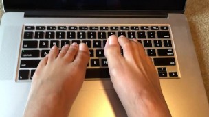 Sexy FEET typing AMSR