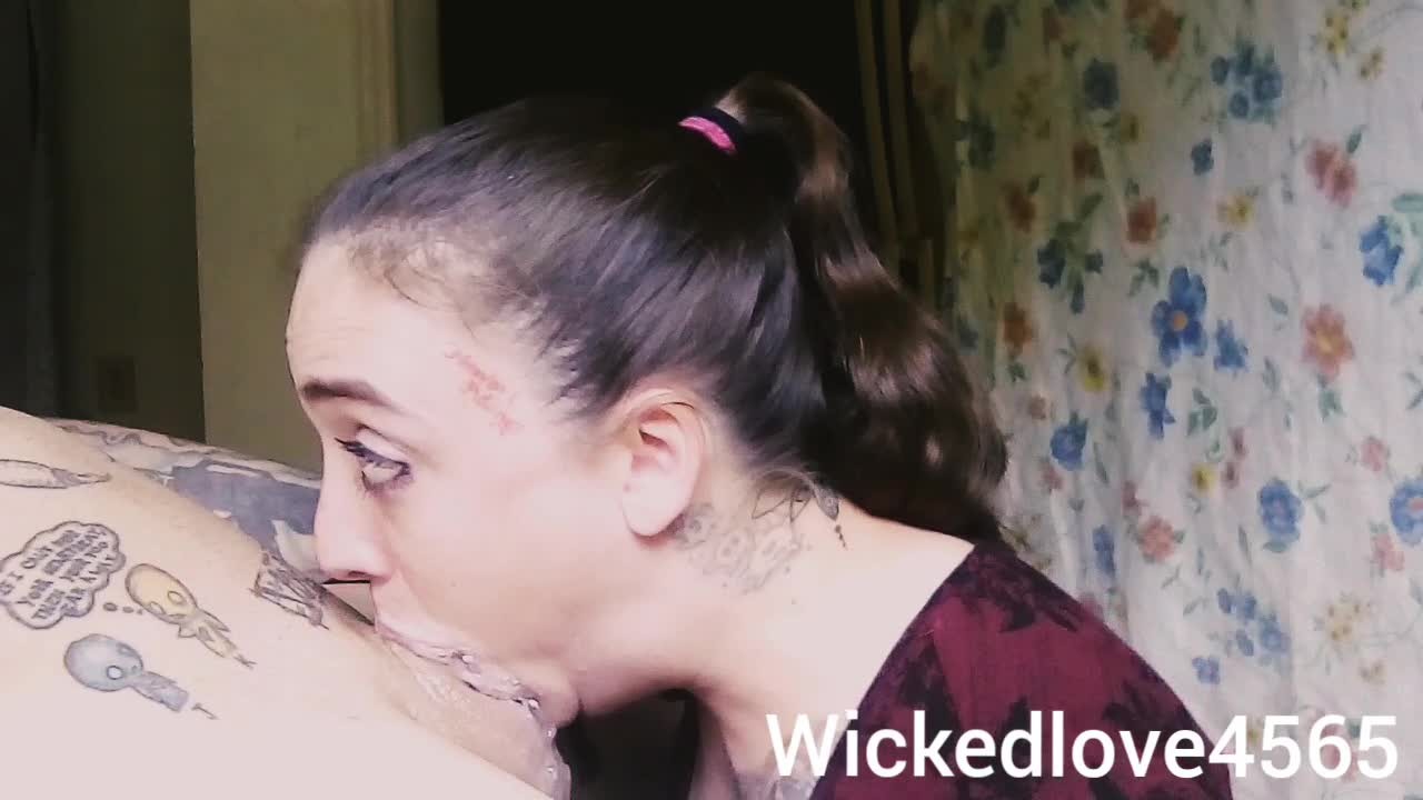 Hot goth cum manger Baveuse boules deepthroat CUM IN THROAT - Vidéo de sexe gratuite - RedTube