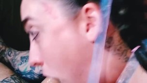 Boquete profundo de bolas desleixadas para cum na boca