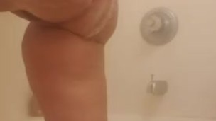 PAWG MILF IN THE SHOWER