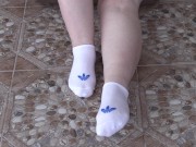 Foot fetish in white socks Adidas. Mature bbw is doing exercises 16/16