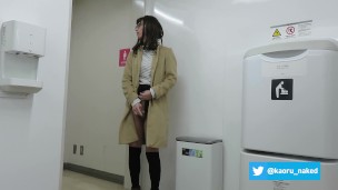 女装男子　女子トイレでオナニーして射精。