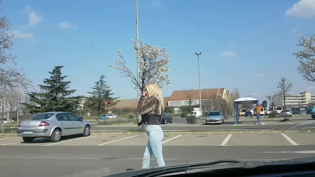 Public handjob-Stranger fingering my dick in the car in public parking - RedTube