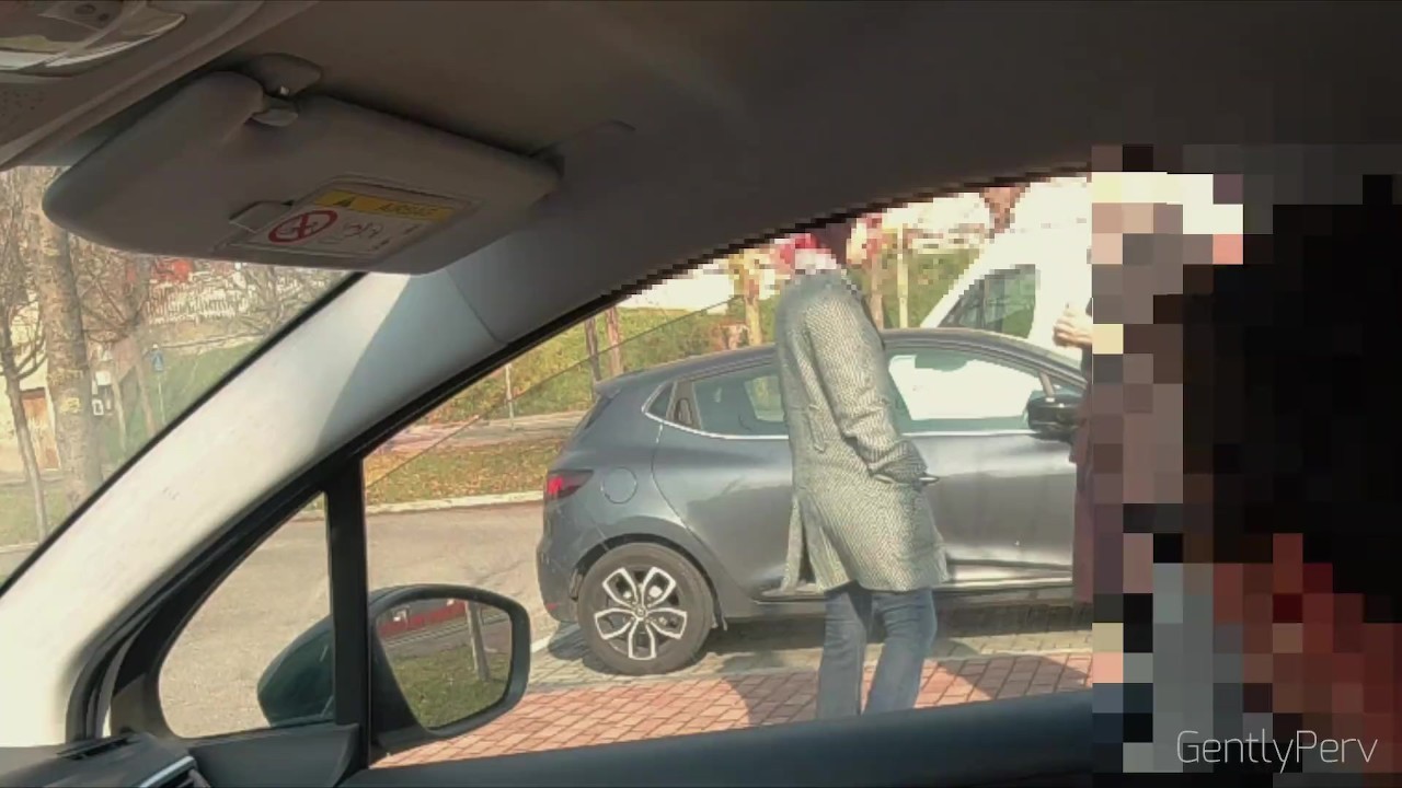 DICK FLASH CAR part 2. La troia infila la mano e mi fa godere - RedTube