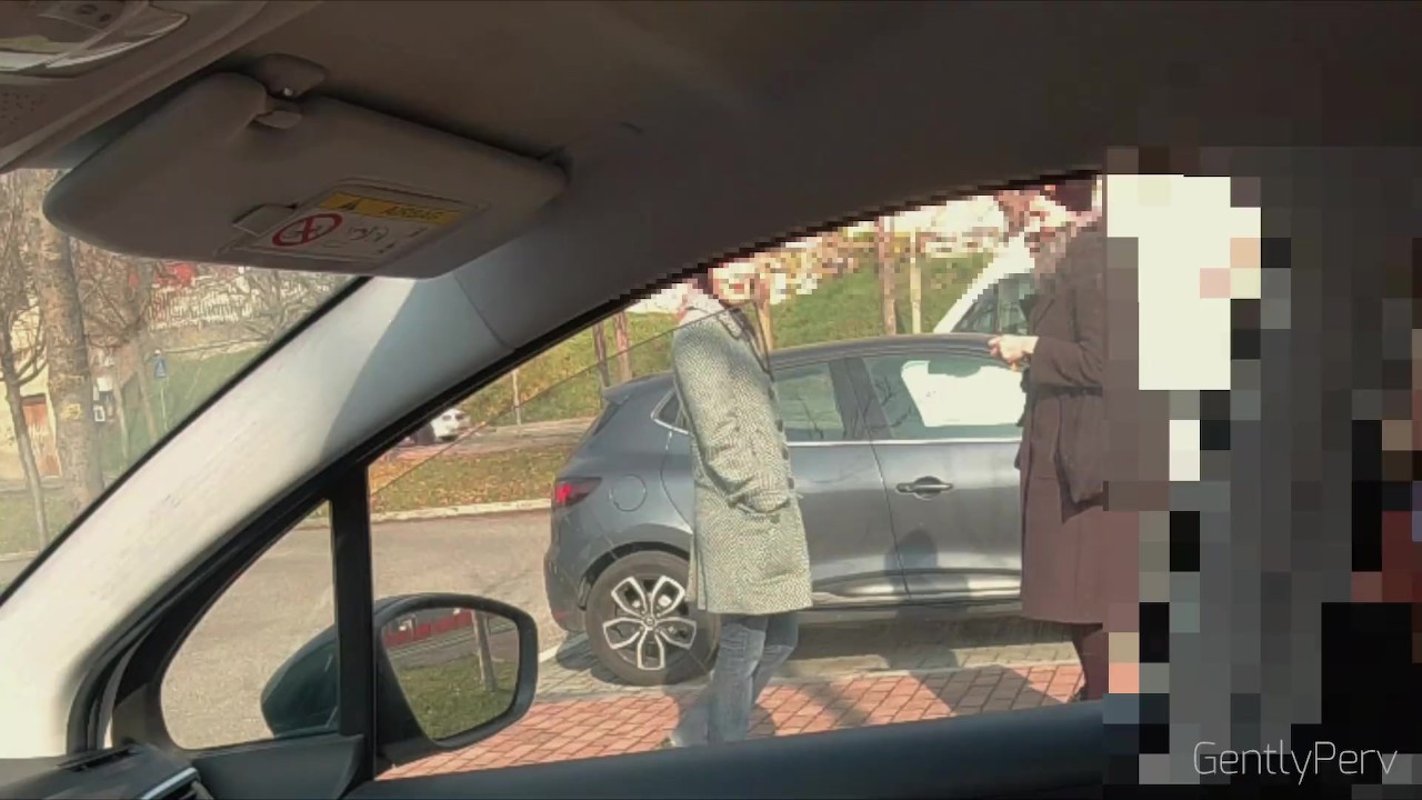 DICK FLASH CAR part 2. La troia infila la mano e mi fa godere - RedTube