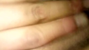 mi  cachonda me manda un video por whatsapp masturbandose