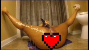 HAVE YOU EVER SEEN SQUIRTING LIKE THIS!!!!