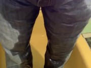 Happy Easter Wetting 2020 - Screenshot 10 of 16 - Peeing