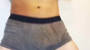 Shake it shake ti, dancing in underwear