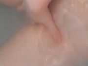 Bath time solo play