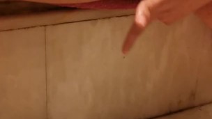 Masturbandome en el baño