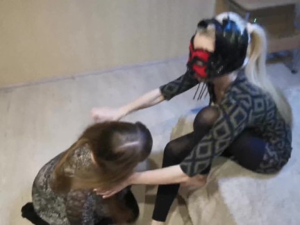 Adore your mistress!