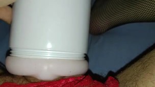 Je m'amuse en solo dans mon lit