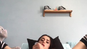 PETITE GIRL MAKES HERSELF CUM