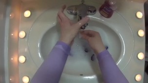 Relaxing Hot Steamy Spa Hand Massage