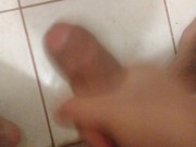 Masturbándome en el baño 