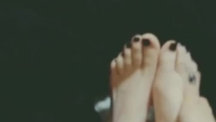 Amber's feet and little toes ❤️