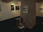 Rosario Gallardo si masturba e viene in pubblico in una galleria d'arte 11/16