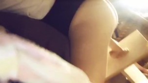 Girl fucking doggy shaking her ass