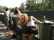 Девушки на улице провоцируют на еблю - Screenshot 15 of 16 - Strip Dance