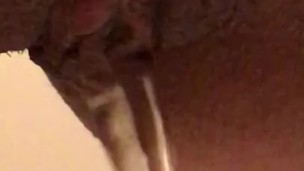 Mama pissing