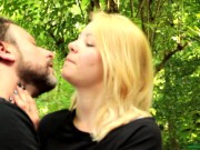 Studentessa Italiana Bacia e Sega Masturba il Suo Professore Al Parco ITA 9/16