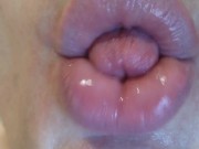 Cосу язык крупным планом. ASMR VIDEO - Screenshot 14 of 16 - Tongue