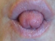 Cосу язык крупным планом. ASMR VIDEO - Screenshot 6 of 16 - HD