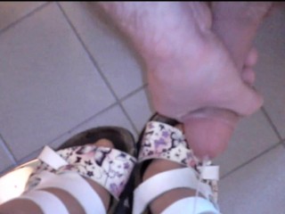 Nylonfüße in Latschen (Besamung)