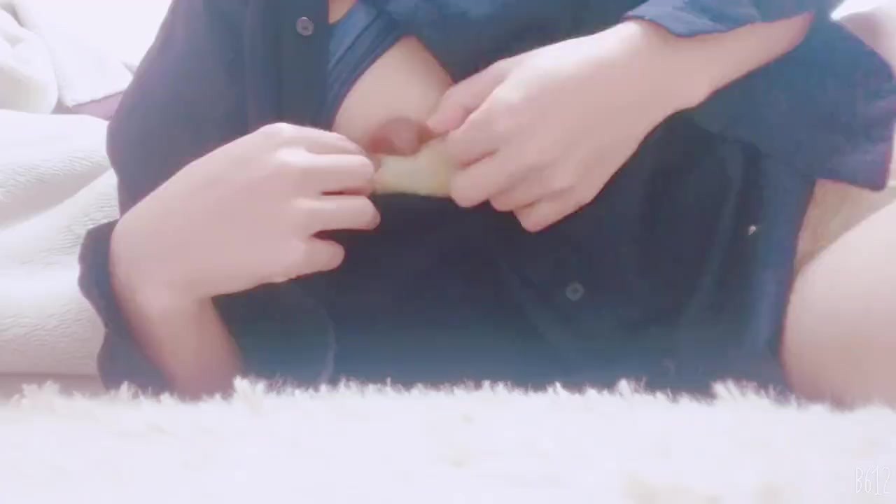 シャツの中、痴漢にブラをはだけさせられて火照りを収めるオナニー Japanese girl masturbation - Бесплатное секс видео - RedTube