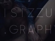 Look how she fuck her pussy with a cucumber 8/16