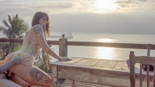 DUAS GOZADAS, SEXO EM PÚBLICO E SQUIRT EM FÉRIAS TESUDAS - VLOG PORNÔ 5