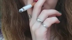 Rainbow SharkKy Hits A Ciggy