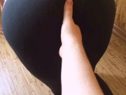 Трахнул сводную Сестру которая занималась Йогой и Кончил ей на леггинсы 3/16