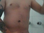 Me masturbo en el baño