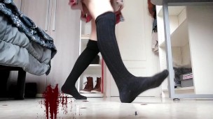 [Trailer] Giantess finds tinys in her room and  them