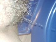 ORINADO en un baño PUBLICO