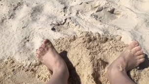 Get Nude On The Beach With Me - Feet Fetish