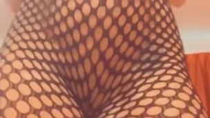  Twerk in fishnets 