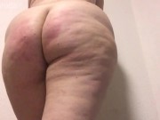 Пышка шлепает себя по заднице. Irina Priroda / Ирина Природа 14/16