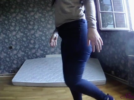A young couple squats and fucks in an abandoned house! Teen French Couple!