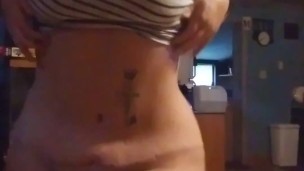 Thick white girl dancing
