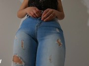  beautiful round ass woman shows herself in tight jeans (sexy cameltoe) OMG 11/16